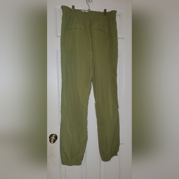 Olive Green Pants Say 3X but more like 1X - Picture 2 of 3